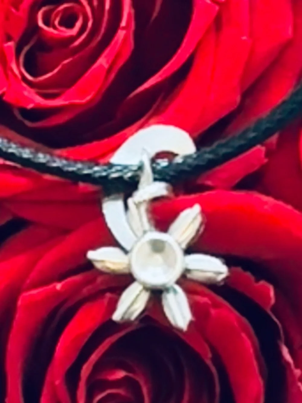 Vintage Rhinestone Flower Pendant Necklace 🌙 Silver Tone Crescent Floral Charm
